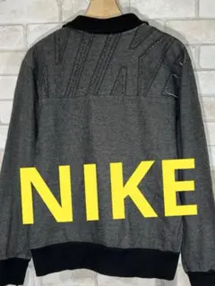 【NIKE】NIKE バックロゴ　ジップアップ　刺繍ロゴ　スウッシュ