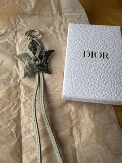 Dior 星型レザーチャーム 専用ボックス付き