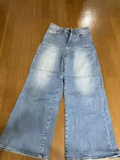 ライトブルーブーツカットデニム