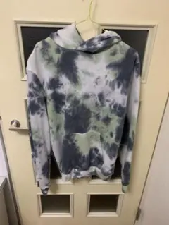 H&M タイダイ フード付きパーカー EUR 170