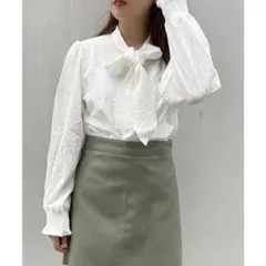 titty&Co. Petit フラワーボウタイブラウス