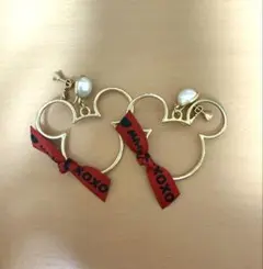 ミッキーマウス型 ゴールドイヤリング　東京ディズニーリゾート　レッド