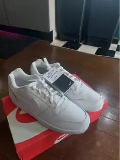 NIKE エバノン 新品未使用タグ付き - メルカリ