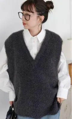 discoat グレー Vネック ニットベスト