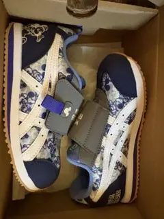 ディズニー柄のasicsシューズ