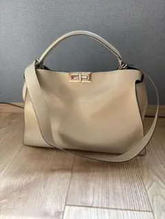 ベージュ レザー ショルダーバッグ