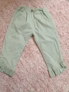 フリル付き裾のライトグリーンパンツ 110