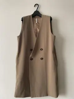 D'igne collier ベージュ ノースリーブ ベスト