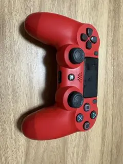 赤いDualShock 4コントローラー