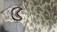 A BATHING APE シャークパーカー