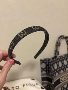 GUCCI デニムヘアバンド ロゴ入り グッチから発売されている約3万円のロゴ入りヘッドバンドをチェック