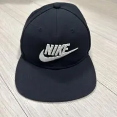 Nike 黒 キャップ 刺繍ロゴ　キッズ用