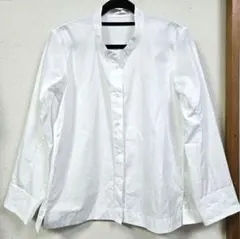 【+J】ホワイトの長袖シャツ(S)