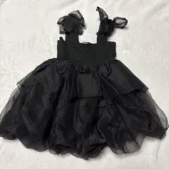 黒のフリルドレス（肩紐リボン付き）