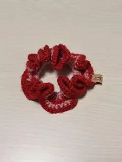 赤とピンクのフリルシュシュ ニットシュシュ