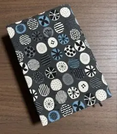 ハンドメイド ブックカバー（文庫）.北欧 78