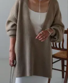 BONJOUR SAGAN ディープVネックルーズニット