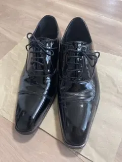 ブラックレザー ドレスシューズ ストレートチップ