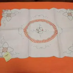 未使用品　近沢レース　　テーブルセンタークロス