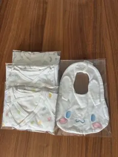 ミキハウス１枚ベネッセ２枚コンビ肌着新生児用 サイズ50とスタイ