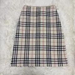 【美品】BURBERRY BLUE LABEL スカート　チェック柄　38のサムネイル