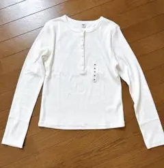 【新品未着用】UNIQLO リブヘンリーネックT