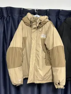 ダウンジャケット