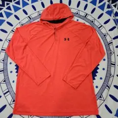 Under Armour フード付きトレーニングシャツ オレンジ