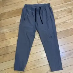 フレキシブルアンクルパンツ　グレー