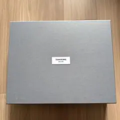 トムブラウン THOM BROWNE リボン付き ボックス - メルカリ