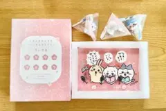 ちいかわDVD特典　アクリルブロック&セリア　ちいかわ、ハチワレ フィギュア3個のサムネイル