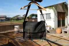 アトラクションズ　メールバッグ　ヌバックホースハイド
