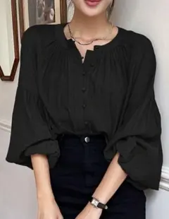 ブラック ボタン付き バルーンスリーブシャツ