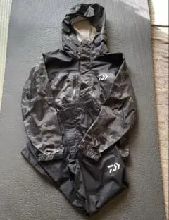 Daiwa レインマックス　上下セット WM カモフラージュ　新品　タグ付き Daiwa レインマックス レインウェア カモフラジュー ウーマンMサイズ