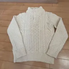 アイボリー ケーブルニット セーター