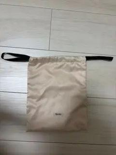 ♡ miu miu 巾着 ポーチ ベージュ ♡のサムネイル