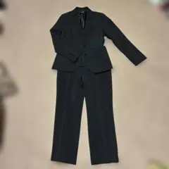 黒パンツスーツ レディース