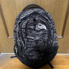 THE NORTH FACE JESTER ブラック迷彩バックパック