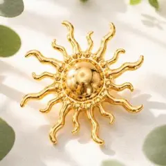 太陽 ブローチ ゴールド 北欧風 神聖 シンボル ヴィンテージ 豊穣 潤沢 金色