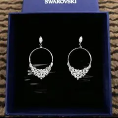 SWAROVSKI リーフモチーフ ドロップピアス - メルカリ