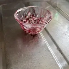 赤と白のガラス製お猪口