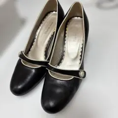 aravon ストラップ付き黒ハイヒールのサムネイル