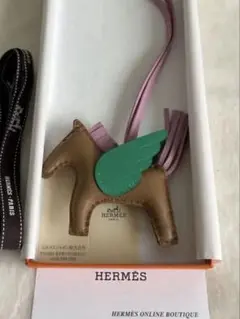 最終お値下げ【美品】エルメスロデオペガサスPMサイズ エルメス ロデオチャームペガサスPM セサミ/ブラック/ナタ