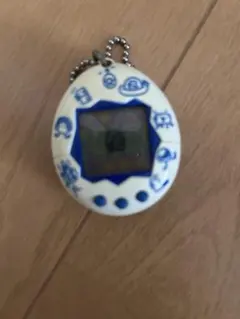 たまごっち　初代　ホワイト/ブルー　バンダイ 新種発見　初代 1996年製