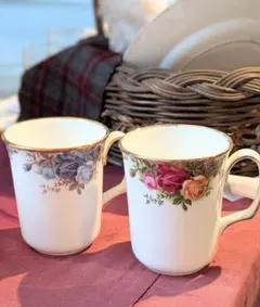 ロイヤル・アルバート ペアマグ ヴィンテージ イギリス製 美品 赤と青のローズ柄