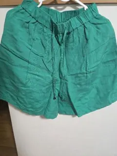 GU グリーン ショートパンツ Sサイズ
