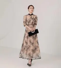 【LEJA】配色パイピング花柄刺繍ラメレースドレスBEIGE Mサイズ