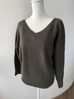 United Arrows オリーブグリーン Vネック リブ編みセーター
