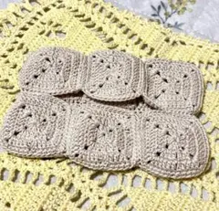 カギ編みポケットティッシュカバー　ハンドメイド　ベージュ色