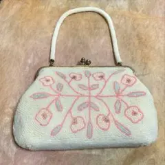 ※訳あり※レトロな可愛い花柄♪ホワイト系のがま口ビーズバッグ